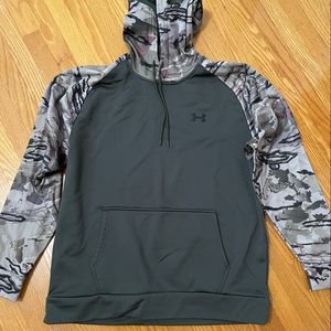 Mens large under armour camo hoodie